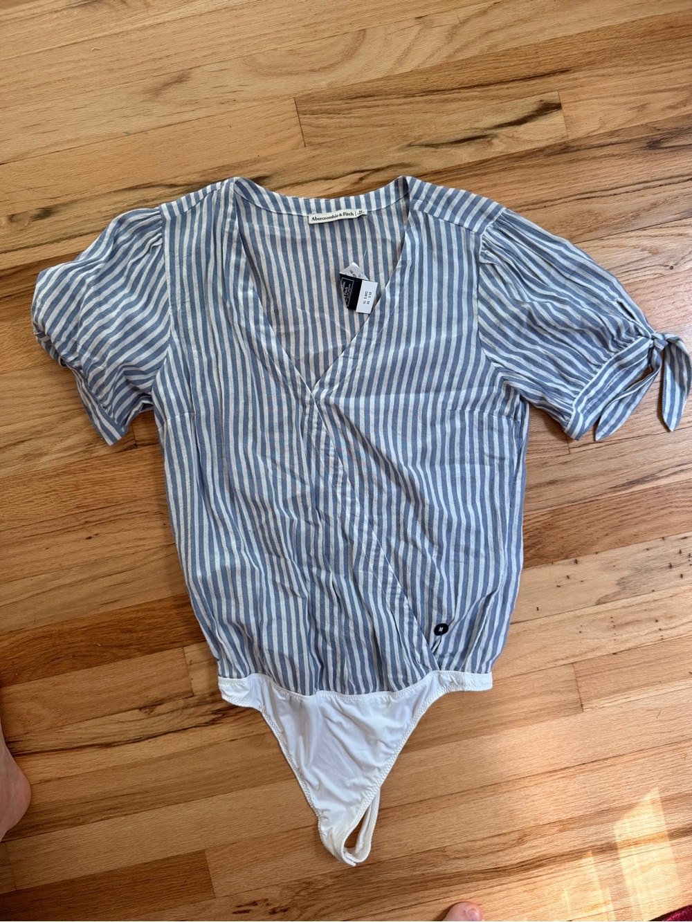 Abercrombie & Fitch Blue and White Striped V-Neck Tie-Sleeve Bodysuit